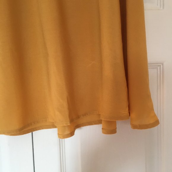 Mustard, skater style skirt - Picture 3 of 3